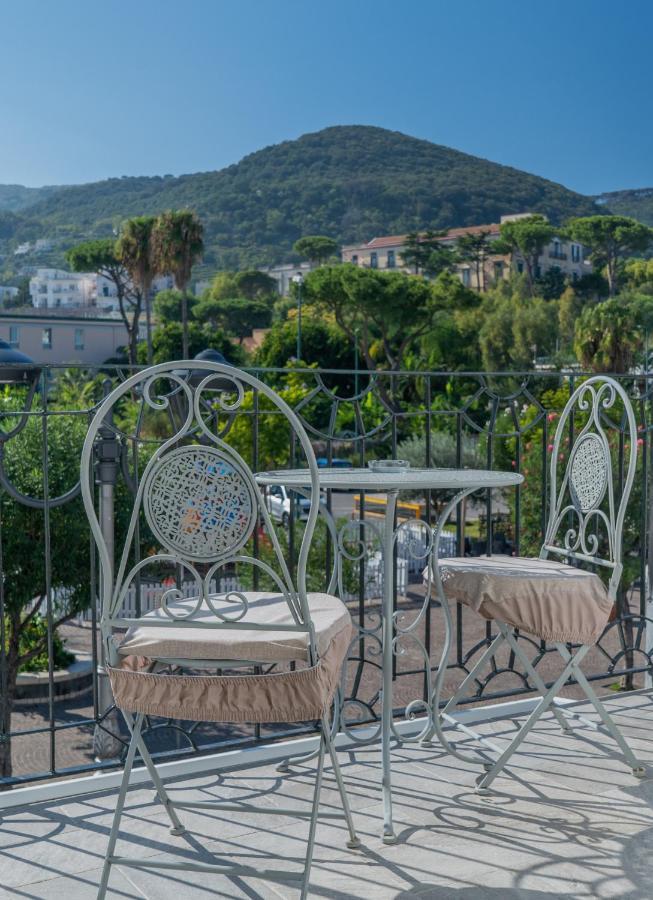 Alloggio Nuovissimo Al Centro E Rilassante Ischia Bagian luar foto