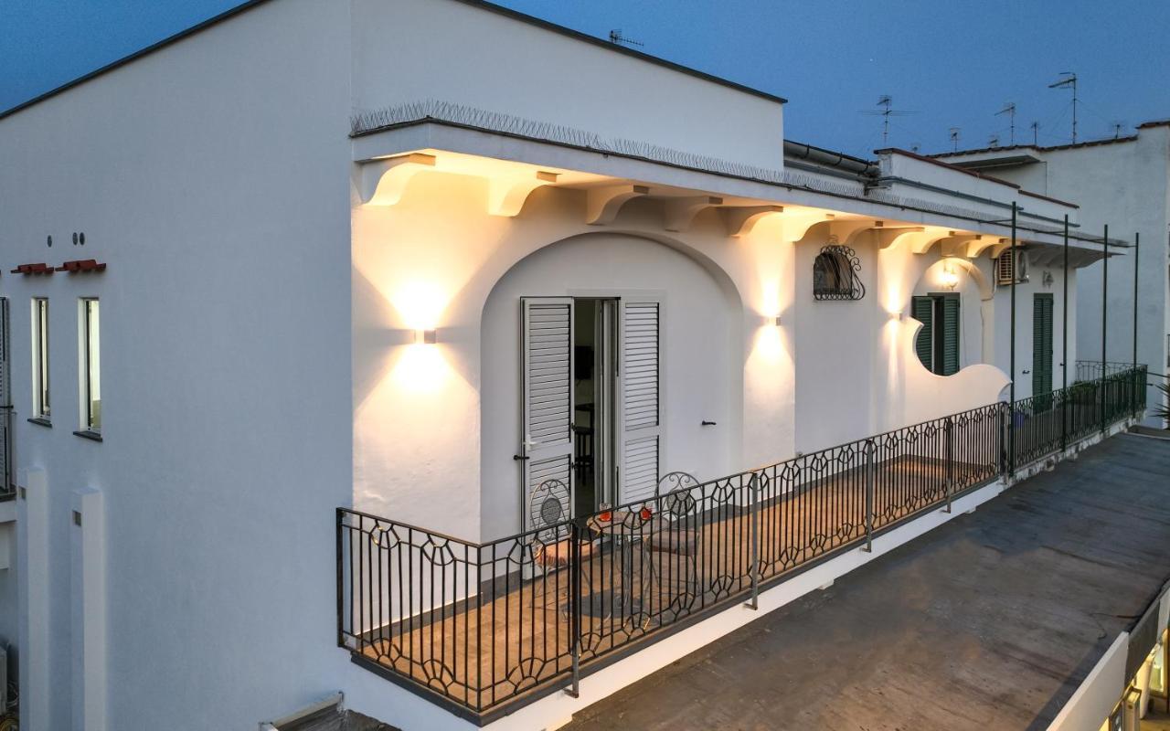 Alloggio Nuovissimo Al Centro E Rilassante Ischia Bagian luar foto