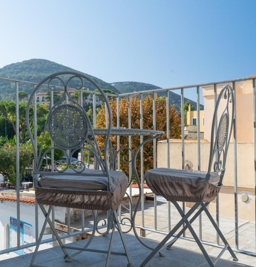 Alloggio Nuovissimo Al Centro E Rilassante Ischia Bagian luar foto